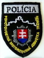 Police Slovaque - Slovakia, écussons Tissu-Patches, Unité Motorisée Mode Veille, Ville Trenín, SWAT - RIOT Unit - Polizia