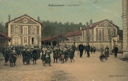 ( CPA 91)  BALLANCOURT  /  Les Écoles  -  (défaut Coin Haut Droit) - Ballancourt Sur Essonne