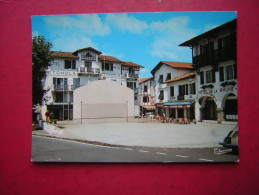 CPM   64   PAYS BASQUE  ASCAIN  LE FRONTON    HOTEL DE LA RHUNE     NON VOYAGEE - Ascain