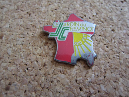 PINS TGV LE JARDIN DU CHEMINOT SUD EST SIGNE METARGENT PARIS JAC 1992 - TGV