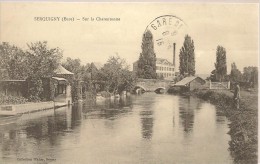 SERQUIGNY - Sur La Charentonne - Un Pêcheur - Une Usine - Serquigny