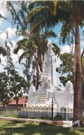 CPSM GUADELOUPE @ BASSE TERRE En 1964 ! Le Monument Aux Morts De 1914 - 1918 - Basse Terre