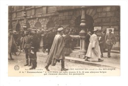 CPA :Militaria Anvers  Kommandantur  On Rafle 0fr10 Aux Citoyens Belges Qui Viennent Chercher Des Passeports Peu Commune - Weltkrieg 1914-18