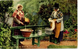 2 WELSH WOMEN "CLEANLINESS IS NEXT TO GODLINESS" - Non Classés