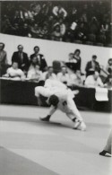 Ref A803- Arts Martiaux -judo -photo Souple Non Située- Rencontre Internationale Ou Nationale ??- Photo Bon Etat  - - Oosterse Gevechtssporten