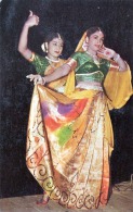 Oriental Dancers Performing In CEYLON, 2 Sehr Hübsche Tänzerinnen In Trditionellen Kleidern, Karte Um 1955? - Danse