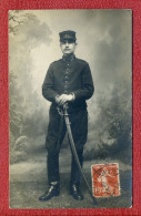 Carte Photo : Militaria : Soldat En Pied Avec Sabre - Weltkrieg 1914-18