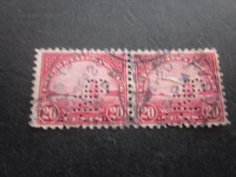 2 Timbres:US Postage USA United States Of America Perforé Perforés Perfin Perfins Stamp Perforated PERFORE  >Trés Bie - Perfins