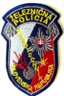 Police Slovaque - Slovakia, écussons Tissu-Patches, La Police Des Chemins De Fer-railway Police, Pyrotechnicien - Police & Gendarmerie