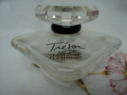 LANCOME " TRESOR" FLACON VIDE ( PAS VAPO )     VOIR & LIRE !! - Miniaturen Flesjes Dame (zonder Doos)