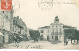 Ruffec Charente Hotel De Ville Et Place D'armes - Ruffec