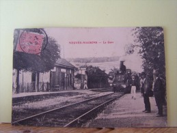 NEUVES-MAISONS (MEURTHE ET MOSELLE) LES TRAINS. LA GARE. - Neuves Maisons