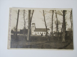 AK / Fotokarte 1917 Soldatenfreidhof Vor Einer Kirche. Feldpost 1. Weltkrieg. Ort ???? - Cimiteri Militari