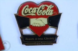 White Shaking Hands And Hearth - Bravo A Nos Clients 1990 - Coca Cola Advertising - Pin Badge #PLS - Coca-Cola