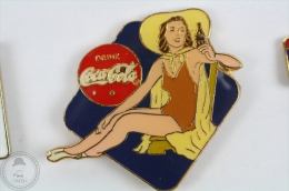 Vintage/ Retro Coca Cola Drink Advertising - Pin Up Girl Pin Badge #PLS - Coca-Cola