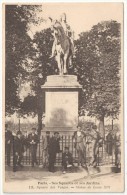 75 - PARIS - Ses Squares Et Ses Jardins - 111 - Square Des Vosges - Statue De Louis XIII - Statues