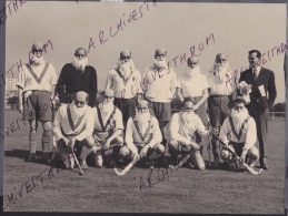 Equipe De Polo Vétérans (Genève Carouge Soral ?) Avec Noms Des Joueurs à La Machine à écrire ; Photo 18 / 24 Cm (H 063) - Carouge