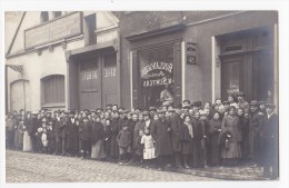 Bruxelles  CARTE PHOTO  Boulangerie M Seyffers  Rue Flandre N° 34  DISTRIBUTION DU PAIN  1914  CARTE TOP !!! - Brussel (Stad)