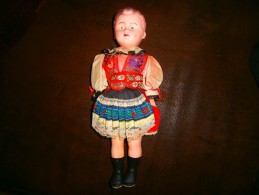 ANCIENNE POUPEE RUSSE   HAUTEUR 31 CM - Dolls
