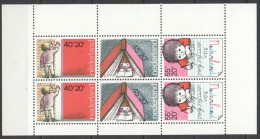 Netherlands 1978 Mi Blok 19 MNH - PLATE ERROR - DOT BEHIND L - Errors & Oddities