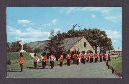 QUÉBEC - ROYAL 22e RÉGIMENT - CÉRÉMONIE DE LA RELÈVE DE LA GARDE PAR LA NOUVELLE À LA CITADELLE - PHOTO PAR PROV. NEWS - Québec - La Citadelle