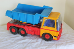 CAMION BENNE RENAULT JOUSTRA REF 1421 - Toy Memorabilia