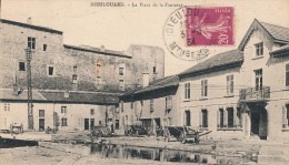 ( CPA 54 )  DIEULOUARD  /  La Place De La Fontaine  - - Dieulouard