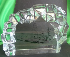 Vintage Scandinavian Sweden LINDSHAMMAR Crystal Glass Paperweight Goteborgs Sparvagar Rail - Vidrio & Cristal