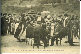 CPA - EAUX BONNES, Danse Ossaloise, Dans Le Jardin Darralde - 10406 - Eaux Bonnes