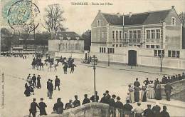 Réf : M-14-1433   : Tonnerre école Des Filles - Croissy-sur-Seine