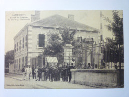 SAINT-MIHIEL  (Meuse)  :  Entrée Des Casernes Du  161è Rég. D'Infanterie  -  Belle Animation   1914 - Spincourt