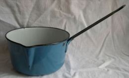 CASSEROLE TOLE EMAILLEE BLEUE - CONTENANCE : PLUS DE 2,5 LITRES - 4 SCANS - Autres & Non Classés