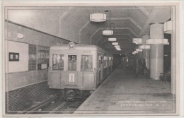 JAPON  OSAKA TRAIN OU METRO - Osaka