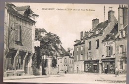 BEAUGENCY . Place Saint - Etienne . - Beaugency