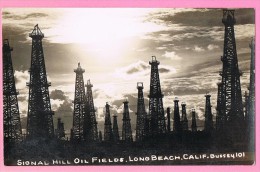 SIGNAL HILL OIL FIELDS, LONG BEACH, CALIFORNIE, BUSSEY. 101. CHAMP,PUITS PETROLIER. - Long Beach