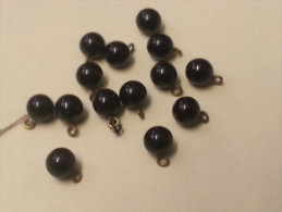 Bouton : Lot De14 Petits Boutons Verre Noir Rond  Et Laiton  ( Sphère ) - Botones