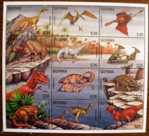 GUYANA Prehistoire. Animaux Prehistoriques  Feuillet 12 Valeurs Formant Un Diorama ** MNH, Sans Charniere. - Vor- U. Frühgeschichte