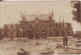 Carte Postale Photo Militaire Allemand PERONNE (Somme) La Gare - Bahnhof -VOIR 2 SCANS - - Peronne