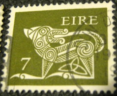 Ireland 1975 Stylised Dog 7p - Used - Usati