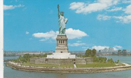 BF17896 The Statue Of Liberty New York City USA  Front/back Image - Estatua De La Libertad