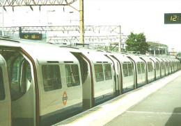 UNDERGROUND * SUBWAY * METRO * RAIL RAILWAY * RAILROAD TRAIN * LONDON ENGLAND * UNITED KINGDOM * Parragh 0540 * Hungary - Métro