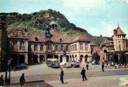 SALINS LES BAINS PLACE DE L'HOTEL DE VILLE CITROEN 2CV SUR LE PARKING - Other & Unclassified