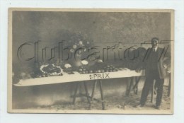 Oisemont (80) : GP D´un étalage De Marchand De Fruits Et Légumes Au Marché 1er Prix Pro Den 1925(animé) CP PHOTO RARE PF - Oisemont