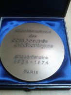 MEDAILLE EN BRONZE DU SALON INTERNATIONAL... 1974 - Professionnels / De Société