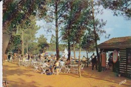 Scan8 : Landes, Soustons - L'Etang Blanc - Le NAUTIC BAR Et Sa Terrasse Ombragée Au Bord Du Lac (voyagée 1968) - Soustons