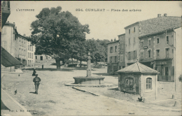 63 CUNLHAT / La Place Des Arbres / - Cunlhat