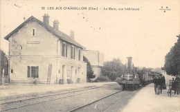 CHER  18  LES AIX D'ANGILLON  LA GARE, VUE INTERIEURE  TRAIN - Les Aix-d'Angillon