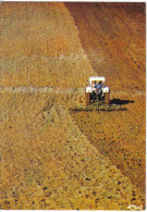 Carte Postale Agriculture Ferme  Tracteur  Trés Beau Plan - Trattori