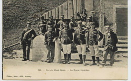 5531 -  Savoie -  COL DU MONT CENIS :  LA BORNE FRONTIERE - DOUANIERS FRANCAIS ET ITALIENS   1904- Maurienne - Val Cenis