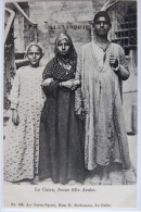 Le Caire (Egypte), Jeune Homme Et Jeunes Filles Arabes, Carte Postale Ancienne. - Personen